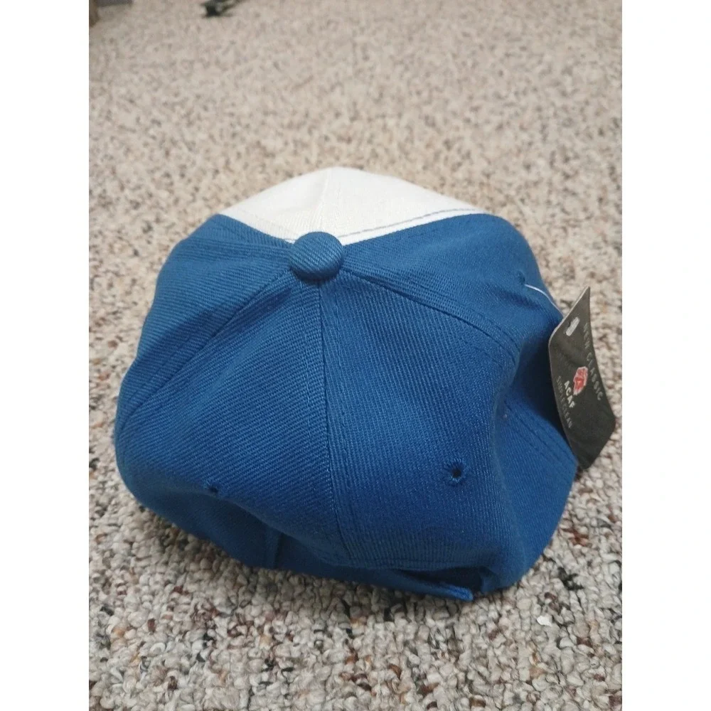 El Salvador Blue Cap Embroidered Shield | Gorra bordada de El Salvador Escudo